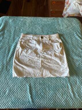 Copper Key Women's Size Medium White Denim Mini Skirt with Raw Hem